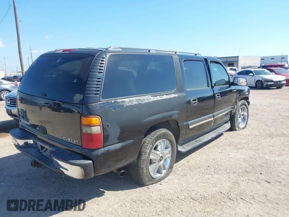 ✅ 2005 Chevrolet Suburban LT • VIN: 3GNEC16ZX5G251160 • Lot: 43419030. Listed on IAAI with 245,652 mi. Free auction sales archive from the USA and detailed vehicle history report at DreamBid. Image 4.