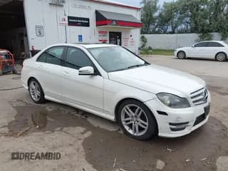 ✅ 2012 Mercedes-Benz C 300 Sport • VIN: WDDGF8BB5CA702491 • Lot: 42631169. Wystawiony na IAAI z przebiegiem 121 280 mil. Bezpłatny archiwum sprzedaży aukcyjnych z USA i szczegółowy raport historii pojazdu na DreamBid. Zdjęcie 1.