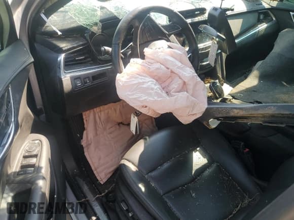 ✅ 2020 Cadillac XT5 Premium Luxury FWD • VIN: 1GYKNCR42LZ219649 • Lot: 81113925. Listed on Copart with Not provided. Free auction sales archive from the USA and detailed vehicle history report at DreamBid. Image 8.