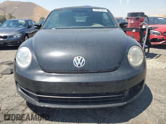 ✅ 2014 Volkswagen Beetle 1.8T • VIN: 3VW507AT4EM819649 • Lot: 67871065. Listed on Copart with 145,262 mi. Free auction sales archive from the USA and detailed vehicle history report at DreamBid. Image 5.