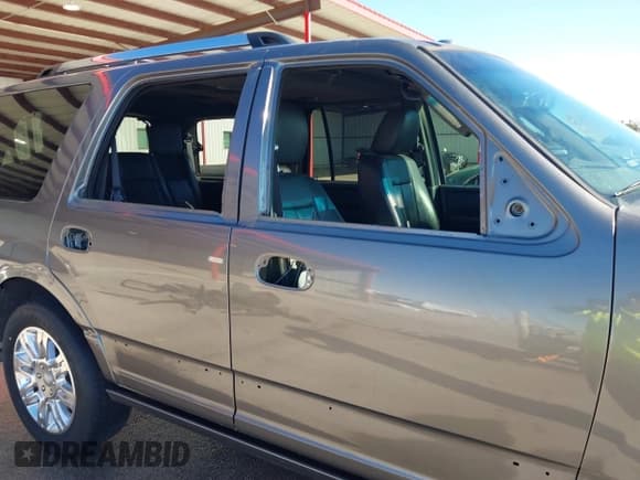 ✅ 2013 Ford Expedition Limited • VIN: 1FMJU1K55DEF63878 • Лот: 41643137. Опубликован ранее на IAAI с пробегом 209 686 миль. Бесплатный доступ к архиву аукционных продаж из США и подробный отчёт об истории автомобиля на DreamBid. Изображение 18.