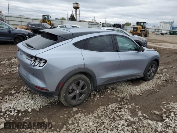 ✅ 2022 Ford Mustang Mach-E Select • VIN: 3FMTK1SS8NMA10013 • Lot: 87267705. Wystawiony na Copart z przebiegiem Nie podano. Bezpłatny archiwum sprzedaży aukcyjnych z USA i szczegółowy raport historii pojazdu na DreamBid. Zdjęcie 3.