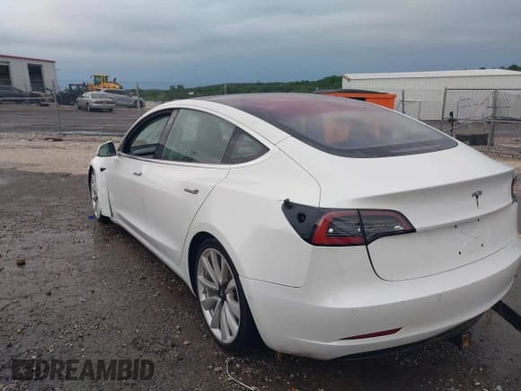 ✅ 2018 Tesla Model 3 Long Range Battery • VIN: 5YJ3E1EA2JF006519 • Лот: 42438263. Опубликован ранее на IAAI с пробегом 113 052 миль. Бесплатный доступ к архиву аукционных продаж из США и подробный отчёт об истории автомобиля на DreamBid. Изображение 3.