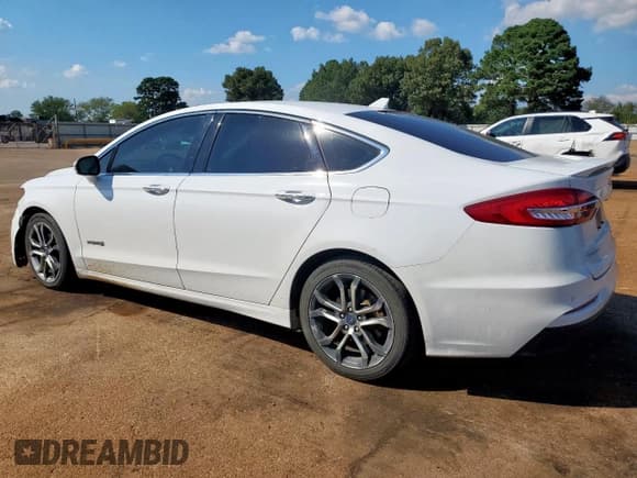 ✅ 2019 Ford Fusion Titanium • VIN: 3FA6P0RU4KR241838 • Lot: 85161365. Listed on Copart with 139,500 mi. Free auction sales archive from the USA and detailed vehicle history report at DreamBid. Image 2.