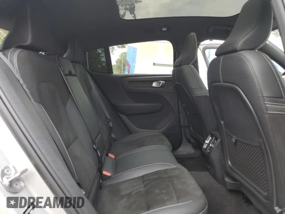 ✅ 2022 Volvo C40 Ultimate • VIN: YV4ED3GB2N2006846 • Lot: 68462685. Listed on Copart with 58,534 mi. Free auction sales archive from the USA and detailed vehicle history report at DreamBid. Image 11.