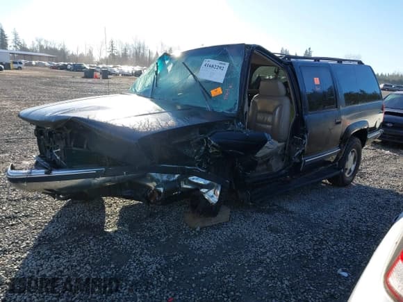 ✅ 1999 GMC Suburban • VIN: 3GKFK16R2XG524342 • Лот: 41682292. Опубликован ранее на IAAI с пробегом 161 536 миль. Бесплатный доступ к архиву аукционных продаж из США и подробный отчёт об истории автомобиля на DreamBid. Изображение 2.