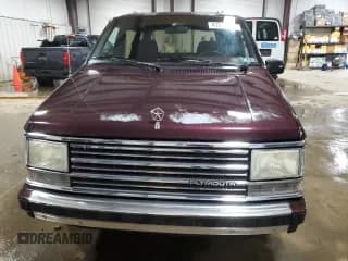 ✅ 1989 Plymouth Grand Voyager • VIN: 2P4FH4537KR338917 • Lot: 43310815. Wystawiony na Copart z przebiegiem 80 027 mil. Bezpłatny archiwum sprzedaży aukcyjnych z USA i szczegółowy raport historii pojazdu na DreamBid. Zdjęcie 5.