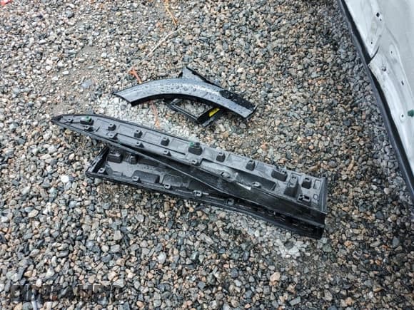 ✅ 2025 BMW XM • VIN: 5YM23CS05S9Y18859 • Lot: 86079205. Wystawiony na Copart z przebiegiem Nie podano. Bezpłatny archiwum sprzedaży aukcyjnych z USA i szczegółowy raport historii pojazdu na DreamBid. Zdjęcie 13.