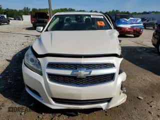 2013 Chevrolet Malibu Eco z VIN 1G11F5SR8DF161820, wystawiony jako Copart lot #63234215 z przebiegiem 140 129 mil mil oraz Nie do naprawy • Non repairable. Historia ofert i sprzedaży dostępna na DreamBid. Obrazek 5.