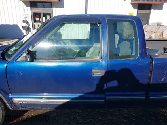 ✅ 2001 Chevrolet S-10 LS • VIN: 1GCCS19W718185056 • Лот: 41268346. Опубликован ранее на IAAI с пробегом 158 052 миль. Бесплатный доступ к архиву аукционных продаж из США и подробный отчёт об истории автомобиля на DreamBid. Изображение 14.