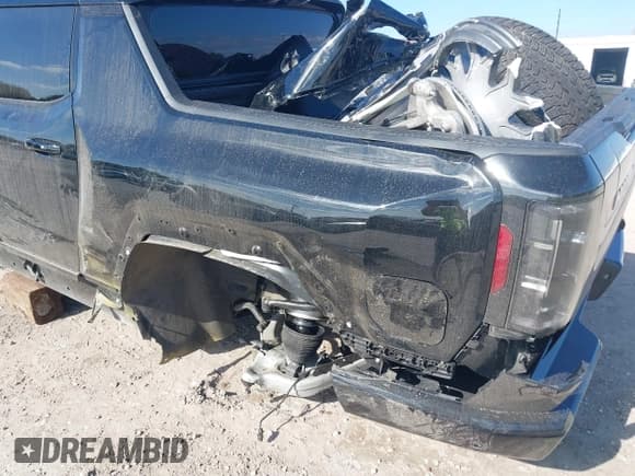 ✅ 2025 GMC HUMMER EV • VIN: 1GT10DDB6SU103104 • Lot: 41160547. Wystawiony na IAAI z przebiegiem 2 029 mil. Bezpłatny archiwum sprzedaży aukcyjnych z USA i szczegółowy raport historii pojazdu na DreamBid. Zdjęcie 6.