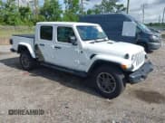 ✅ 2021 Jeep Gladiator Overland • VIN: 1C6HJTFG3ML584038 • Лот: 42634959. Опубликован ранее на IAAI с пробегом 21 843 миль. Бесплатный доступ к архиву аукционных продаж из США и подробный отчёт об истории автомобиля на DreamBid. Изображение 1.