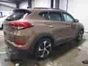 2016 Hyundai Tucson Sport z VIN KM8J3CA21GU179516, wystawiony jako Copart lot #91082765 z przebiegiem 93 070 mil mil oraz Czysty tytuł • Clean title. Historia ofert i sprzedaży dostępna na DreamBid. Obrazek 3.