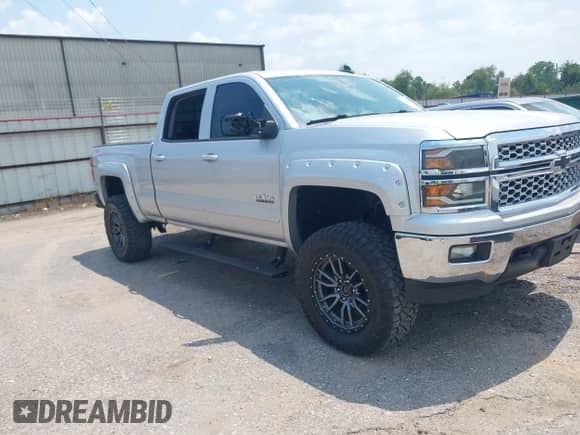 2015 Chevrolet Silverado 1500 LT z VIN 1GCUKREC7FF202620, wystawiony jako IAAI lot #43074699 z przebiegiem Nie podano mil oraz . Historia ofert i sprzedaży dostępna na DreamBid. Obrazek 1.