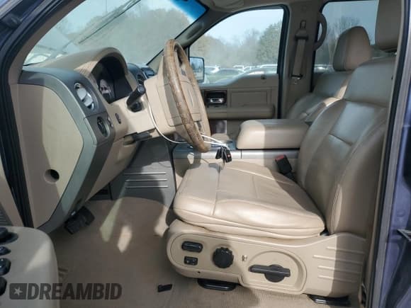 ✅ 2005 Ford F-150 XLT • VIN: 1FTPW12515FB07610 • Lot: 85434505. Wystawiony na Copart z przebiegiem 179 624 mil. Bezpłatny archiwum sprzedaży aukcyjnych z USA i szczegółowy raport historii pojazdu na DreamBid. Zdjęcie 7.