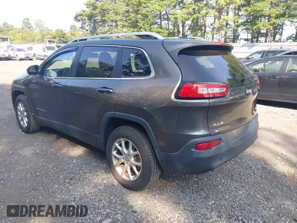 ✅ 2014 Jeep Cherokee Altitude • VIN: 1C4PJMCS8EW153553 • Lot: 42828656. Listed on IAAI with 181,466 mi. Free auction sales archive from the USA and detailed vehicle history report at DreamBid. Image 3.