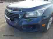 2015 Chevrolet Cruze LS z VIN 1G1PA5SH7F7259010, wystawiony jako IAAI lot #43609681 z przebiegiem 93 417 mil mil oraz . Historia ofert i sprzedaży dostępna na DreamBid. Obrazek 6.