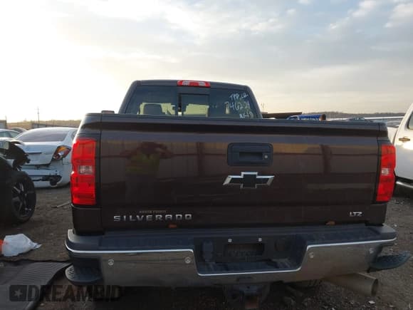 ✅ 2016 Chevrolet Silverado 2500HD LTZ • VIN: 1GC1KWE84GF127700 • Lot: 41120551. Listed on IAAI with 153,077 mi. Free auction sales archive from the USA and detailed vehicle history report at DreamBid. Image 16.