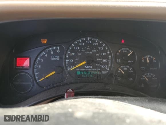 ✅ 2000 Chevrolet Suburban LS • VIN: 3GNFK16T3YG200221 • Лот: 87088044. Опубликован ранее на Copart с пробегом 163 716 миль. Бесплатный доступ к архиву аукционных продаж из США и подробный отчёт об истории автомобиля на DreamBid. Изображение 9.