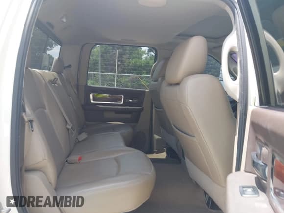 ✅ 2009 Dodge 1500 Laramie • VIN: 1D3HB13T59S705250 • Lot: 42850551. Wystawiony na IAAI z przebiegiem Nie podano. Bezpłatny archiwum sprzedaży aukcyjnych z USA i szczegółowy raport historii pojazdu na DreamBid. Zdjęcie 8.