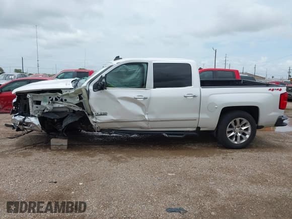 ✅ 2018 Chevrolet Silverado 1500 LTZ • VIN: 3GCUKSECXJG375885 • Lot: 42625190. Wystawiony na IAAI z przebiegiem Nie podano. Bezpłatny archiwum sprzedaży aukcyjnych z USA i szczegółowy raport historii pojazdu na DreamBid. Zdjęcie 15.