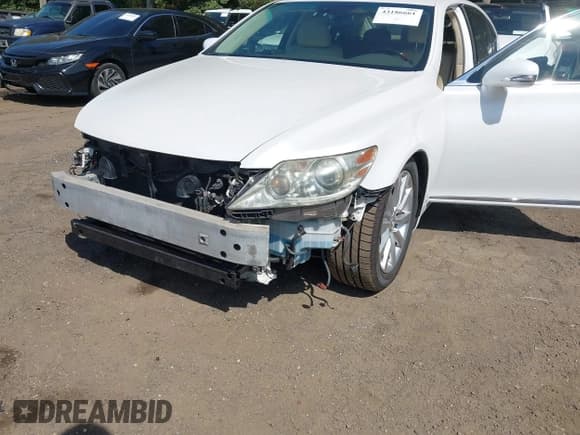 ✅ 2010 Lexus LS 460 L • VIN: JTHDL5EF0A5000988 • Lot: 43186661. Listed on IAAI with Not provided. Free auction sales archive from the USA and detailed vehicle history report at DreamBid. Image 6.