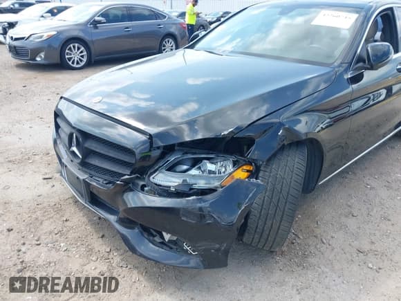 ✅ 2017 Mercedes-Benz C 300 • VIN: WDDWF4JB2HR307683 • Lot: 42260745. Listed on IAAI with 76,761 mi. Free auction sales archive from the USA and detailed vehicle history report at DreamBid. Image 6.