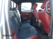 ✅ 2019 Ram 1500 Sport • VIN: 1C6SRFET3KN826343 • Lot: 43588354. Wystawiony na IAAI z przebiegiem 122 407 mil. Bezpłatny archiwum sprzedaży aukcyjnych z USA i szczegółowy raport historii pojazdu na DreamBid. Zdjęcie 8.