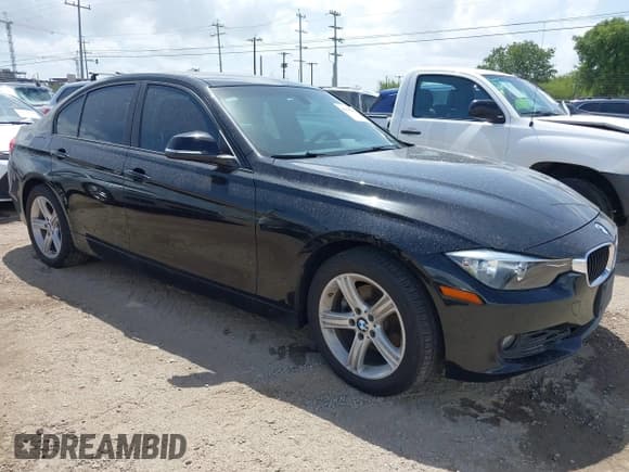 ✅ 2015 BMW 3 Series 320i xDrive • VIN: WBA3C3G59FNT51358 • Lot: 42543439. Listed on IAAI with 58,551 mi. Free auction sales archive from the USA and detailed vehicle history report at DreamBid. Image 1.