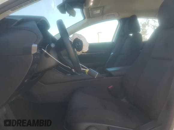 ✅ 2021 Mazda 3 S • VIN: 3MZBPAAL9MM202113 • Lot: 82668315. Listed on Copart with 60,193 mi. Free auction sales archive from the USA and detailed vehicle history report at DreamBid. Image 7.