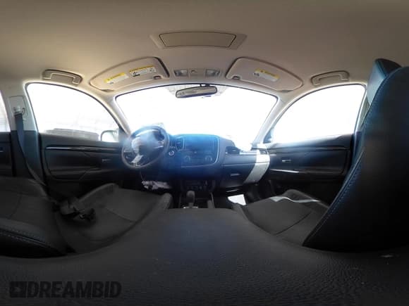 ✅ 2018 Mitsubishi Outlander SE • VIN: JA4AD3A39JZ054455 • Lot: 41815462. Wystawiony na IAAI z przebiegiem 70 785 mil. Bezpłatny archiwum sprzedaży aukcyjnych z USA i szczegółowy raport historii pojazdu na DreamBid. Zdjęcie 18.