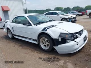 ✅ 2002 Ford Mustang Standard • VIN: 1FAFP40462F112288 • Lot: 42896142. Wystawiony na IAAI z przebiegiem 109 982 mil. Bezpłatny archiwum sprzedaży aukcyjnych z USA i szczegółowy raport historii pojazdu na DreamBid. Zdjęcie 1.