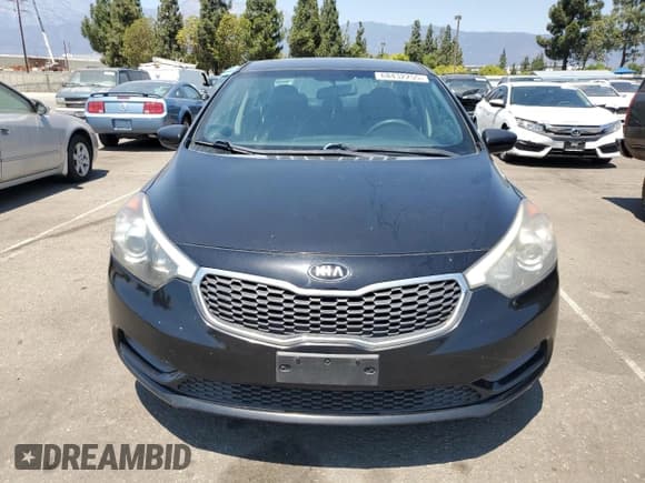 ✅ 2016 Kia Forte LX • VIN: KNAFK4A69G5595004 • Lot: 68432255. Listed on Copart with 215,813 mi. Free auction sales archive from the USA and detailed vehicle history report at DreamBid. Image 5.