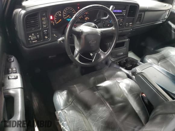 ✅ 2001 Chevrolet Silverado 2500HD LS • VIN: 1GCHK29U01E261048 • Лот: 71836145. Опубликован ранее на Copart с пробегом 94 197 миль. Бесплатный доступ к архиву аукционных продаж из США и подробный отчёт об истории автомобиля на DreamBid. Изображение 8.