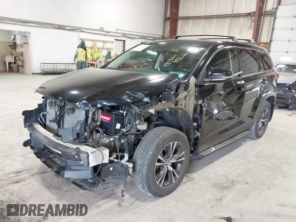 ✅ 2019 Toyota Highlander LE • VIN: 5TDBZRFH9KS939129 • Lot: 42474679. Wystawiony na IAAI z przebiegiem 49 532 mil. Bezpłatny archiwum sprzedaży aukcyjnych z USA i szczegółowy raport historii pojazdu na DreamBid. Zdjęcie 6.