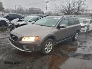 ✅ 2008 Volvo XC70 • VIN: YV4BZ982081014878 • Lot: 92752965. Listed on Copart with 173,686 mi. Free auction sales archive from the USA and detailed vehicle history report at DreamBid. Image 1.