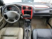 ✅ 1999 Infiniti G20 • VIN: JNKCP11A8XT019442 • Lot: 66429804. Wystawiony na Copart z przebiegiem 209 367 mil. Bezpłatny archiwum sprzedaży aukcyjnych z USA i szczegółowy raport historii pojazdu na DreamBid. Zdjęcie 8.