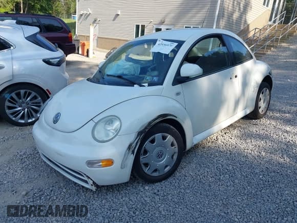 ✅ 1999 Volkswagen Beetle • VIN: 3VWBC21C7XM427412 • Lot: 42936070. Listed on IAAI with 93,937 mi. Free auction sales archive from the USA and detailed vehicle history report at DreamBid. Image 2.