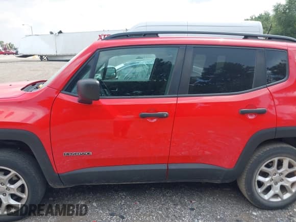 ✅ 2018 Jeep Renegade Sport • VIN: ZACCJBAB8JPJ16951 • Лот: 43009289. Опубликован ранее на IAAI с пробегом 54 000 миль. Бесплатный доступ к архиву аукционных продаж из США и подробный отчёт об истории автомобиля на DreamBid. Изображение 14.