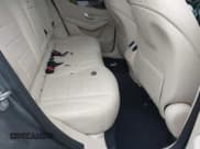 ✅ 2018 Mercedes-Benz GLC 300 • VIN: WDC0G4JB9JV089407 • Lot: 41405781. Wystawiony na IAAI z przebiegiem 55 576 mil. Bezpłatny archiwum sprzedaży aukcyjnych z USA i szczegółowy raport historii pojazdu na DreamBid. Zdjęcie 8.