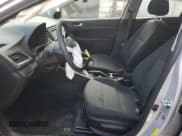 ✅ 2021 Hyundai Accent SE • VIN: 3KPC24A68ME145303 • Лот: 84802145. Опубликован ранее на Copart с пробегом 25 063 миль. Бесплатный доступ к архиву аукционных продаж из США и подробный отчёт об истории автомобиля на DreamBid. Изображение 7.