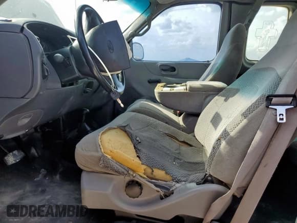 ✅ 2000 Ford F-150 XL • VIN: 1FTRX18L7YNB50273 • Lot: 70456245. Wystawiony na Copart z przebiegiem Nie podano. Bezpłatny archiwum sprzedaży aukcyjnych z USA i szczegółowy raport historii pojazdu na DreamBid. Zdjęcie 7.