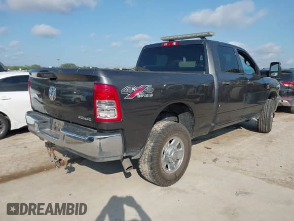 ✅ 2023 Ram 2500 Tradesman • VIN: 3C6UR5CL6PG635411 • Лот: 42880582. Опубликован ранее на IAAI с пробегом 33 258 миль. Бесплатный доступ к архиву аукционных продаж из США и подробный отчёт об истории автомобиля на DreamBid. Изображение 4.