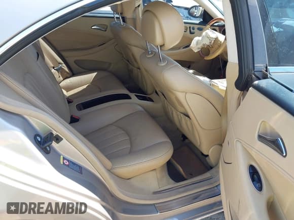 ✅ 2006 Mercedes-Benz CLS 500 • VIN: WDDDJ75X06A037541 • Лот: 42252829. Опубликован ранее на IAAI с пробегом 151 295 миль. Бесплатный доступ к архиву аукционных продаж из США и подробный отчёт об истории автомобиля на DreamBid. Изображение 8.