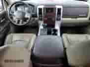 ✅ 2010 Dodge 1500 SLT • VIN: 1D7RV1GT3AS117906 • Лот: 81265794. Размещён на Copart с пробегом 113 167 миль миль. Получите бесплатный доступ к архиву аукционных продаж из США и посмотрите подробный отчёт об истории автомобиля на DreamBid. Изображение 8.