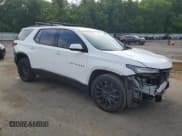 ✅ 2022 Chevrolet Traverse RS • VIN: 1GNERJKW9NJ187685 • Lot: 55070595. Wystawiony na Copart z przebiegiem 56 857 mil. Bezpłatny archiwum sprzedaży aukcyjnych z USA i szczegółowy raport historii pojazdu na DreamBid. Zdjęcie 4.