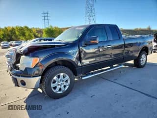✅ 2014 Ford F-150 XL • VIN: 1FTFX1ET2EKF40332 • Lot: 82005815. Wystawiony na Copart z przebiegiem 242 893 mil. Bezpłatny archiwum sprzedaży aukcyjnych z USA i szczegółowy raport historii pojazdu na DreamBid. Zdjęcie 1.