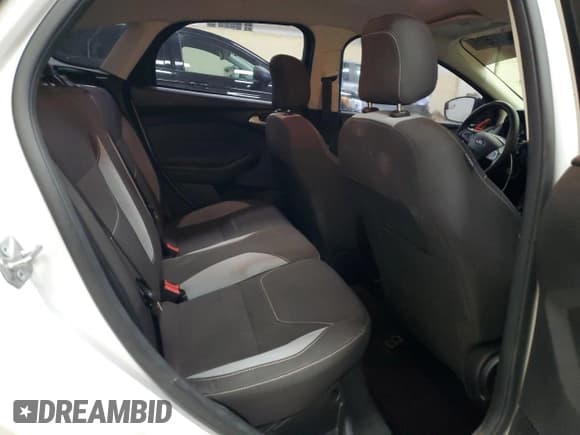 ✅ 2015 Ford Focus SE • VIN: 1FADP3K21FL209659 • Lot: 89435505. Wystawiony na Copart z przebiegiem 177 120 mil. Bezpłatny archiwum sprzedaży aukcyjnych z USA i szczegółowy raport historii pojazdu na DreamBid. Zdjęcie 11.