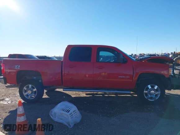 ✅ 2013 Chevrolet Silverado 2500HD LT • VIN: 1GC1KXCG0DF228275 • Lot: 41464323. Listed on IAAI with 93,952 mi. Free auction sales archive from the USA and detailed vehicle history report at DreamBid. Image 13.