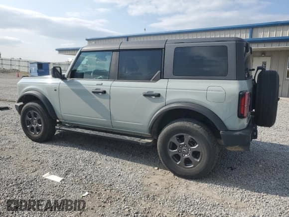 ✅ 2022 Ford Bronco • VIN: 1FMDE5BH2NLA88229 • Lot: 71161635. Wystawiony na Copart z przebiegiem 43 767 mil. Bezpłatny archiwum sprzedaży aukcyjnych z USA i szczegółowy raport historii pojazdu na DreamBid. Zdjęcie 2.